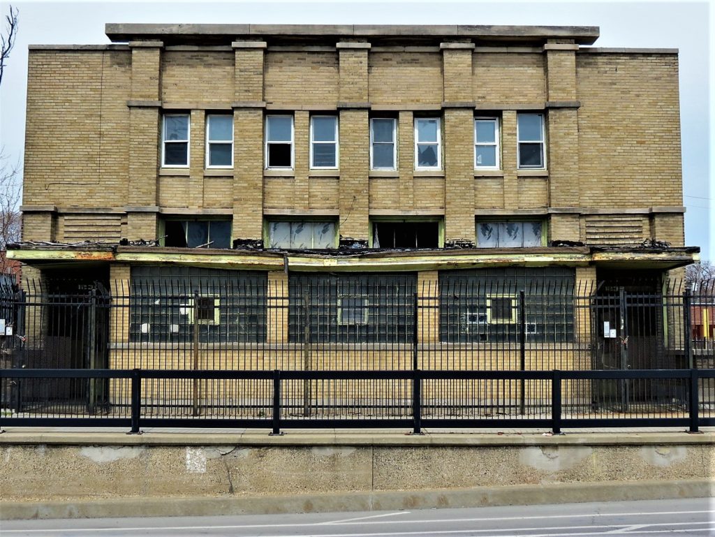 Deteriorating Prairie School building